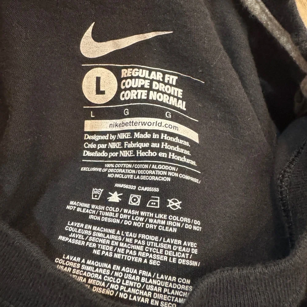Nike SF T-Shirt Rainbow Graphic Pride Short Sleeve Top Regular Fit‎ Large